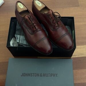 Johnston & Murphy Men's Burgundy Oxford Shoes